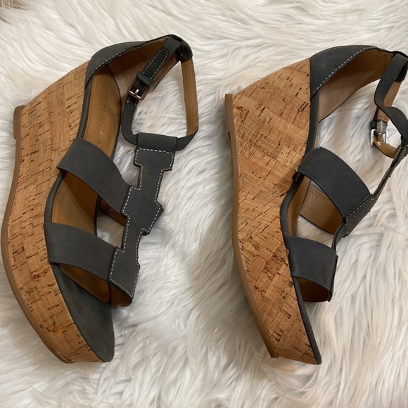 Franco Sarto Falco gray leather wedges - Picture 3 of 5